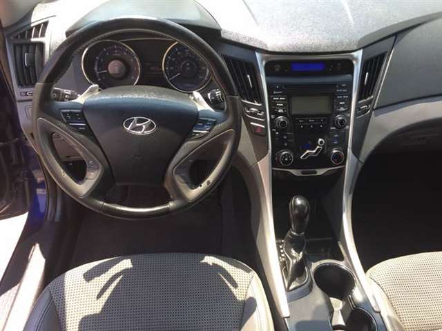 Hyundai Sonata 2012 photo 17